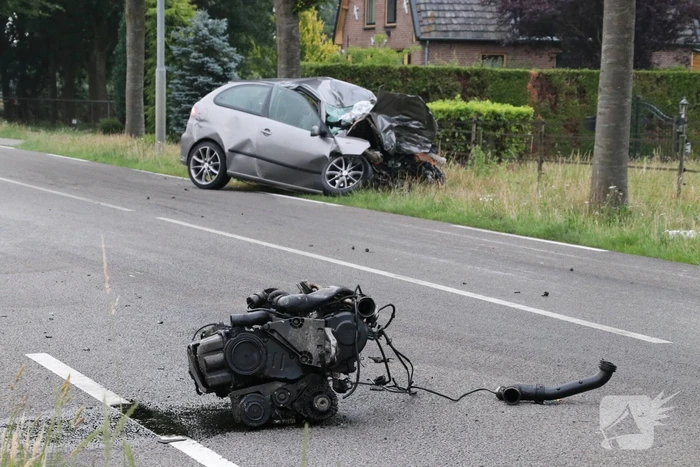 UPDATE: Dode na frontale botsing met vrachtwagen