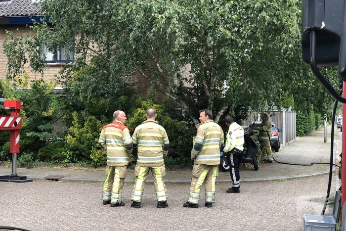 Brand op dak ontstaan door verfbrander