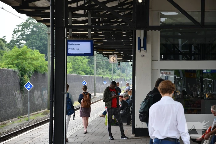 Aanhouding na bommelding op station