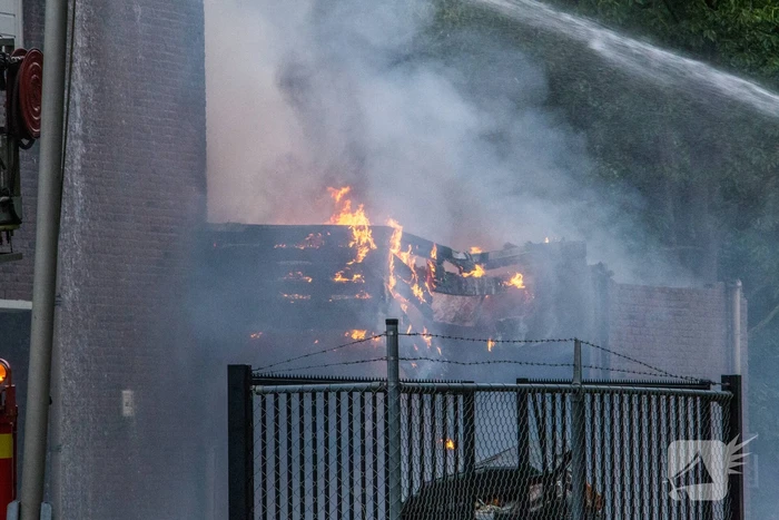 Grote brand in DHL-depot