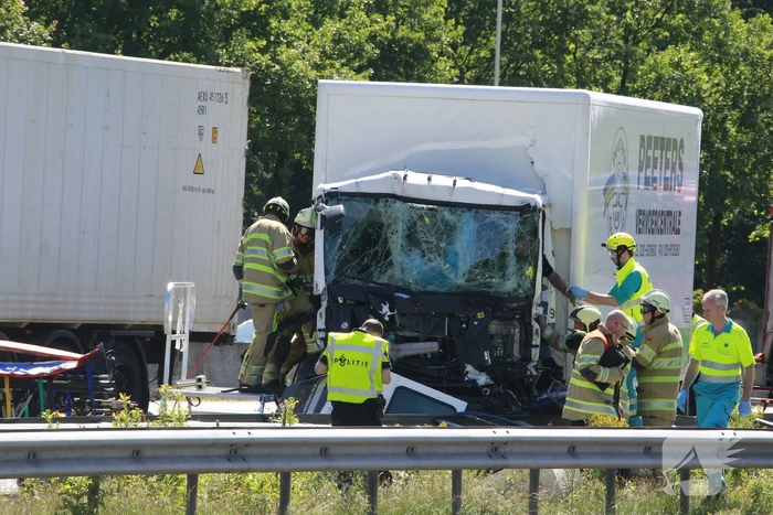 Meerdere voertuigen betrokken bij aanrijding
