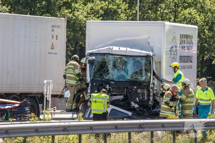 Meerdere voertuigen betrokken bij aanrijding