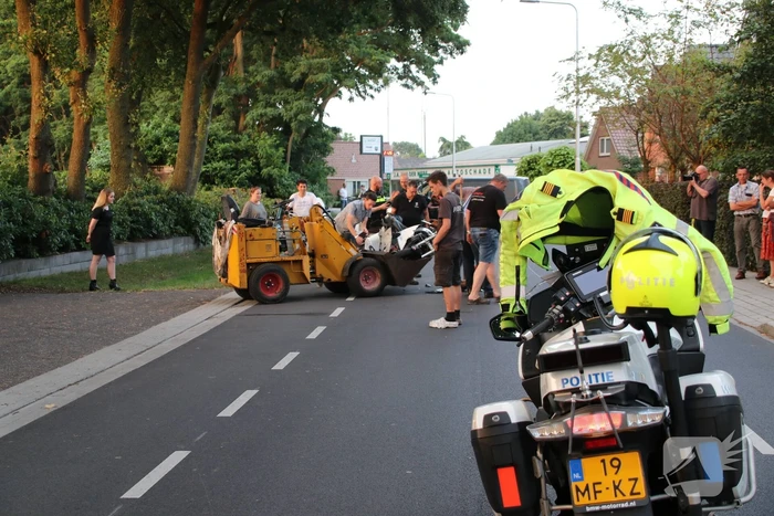 Bestuurder van bromfiets gewond na aanrijding met tractor