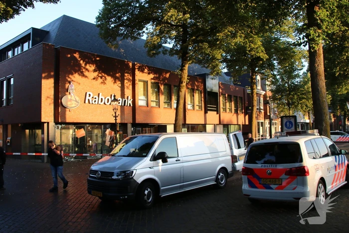 Harde knallen bij plofkraak Rabobank
