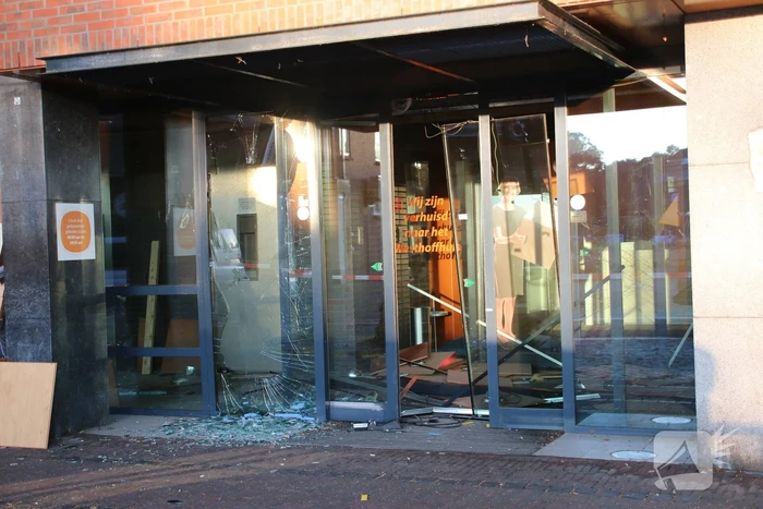 Harde knallen bij plofkraak Rabobank