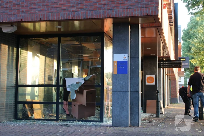 Harde knallen bij plofkraak Rabobank