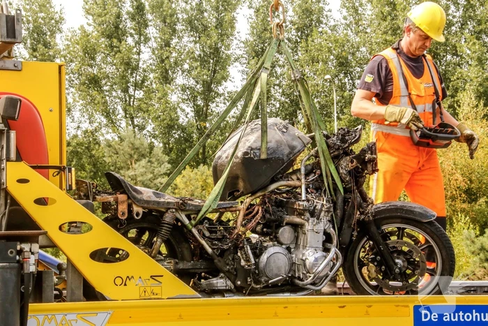 Kawasaki motor brandt volledig uit