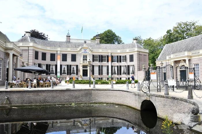 Staatsbosbeheer waarschuwt voor blauwalg bij Kasteel Groeneveld