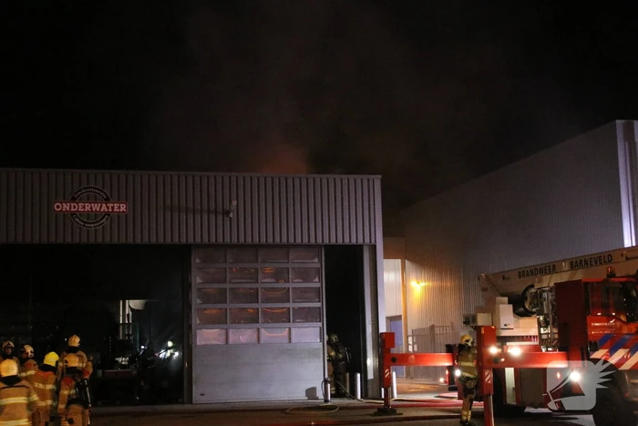 Felle brand verwoest vrachtwagen restauratiebedrijf