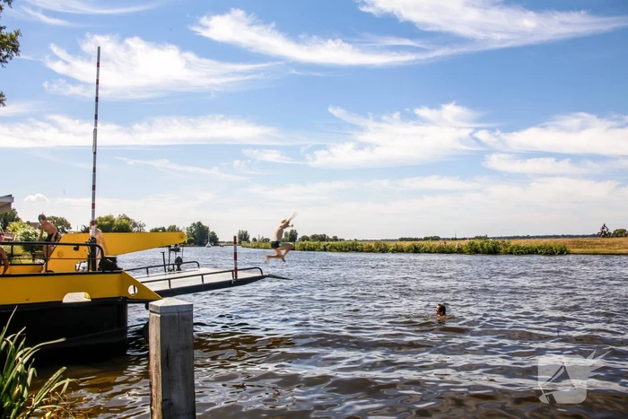 Warme weer zorgt voor drukte in en aan de Eem