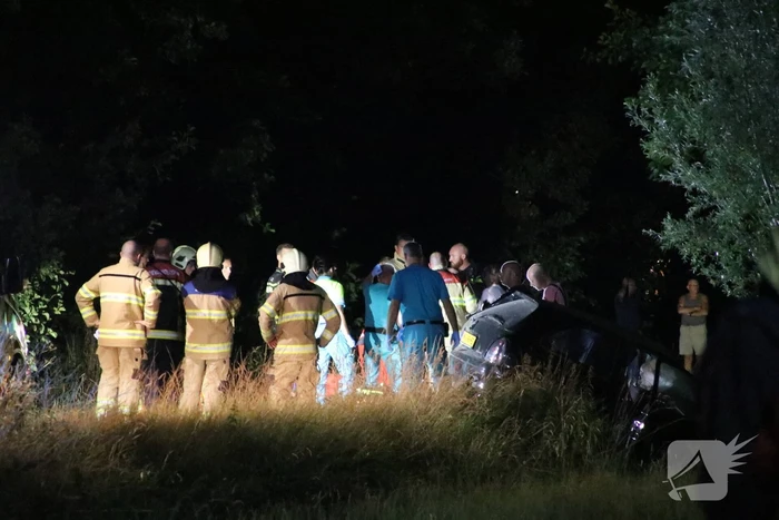 35-jarige automobilist overleden na botsing tegen boom
