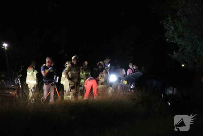 35-jarige automobilist overleden na botsing tegen boom