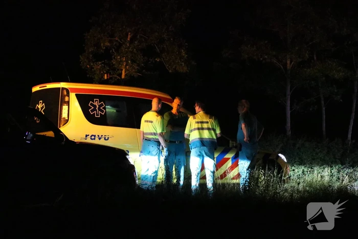 35-jarige automobilist overleden na botsing tegen boom