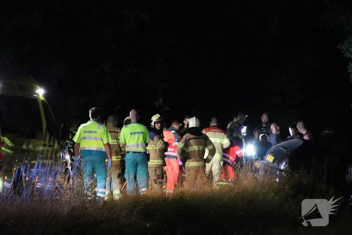 35-jarige automobilist overleden na botsing tegen boom
