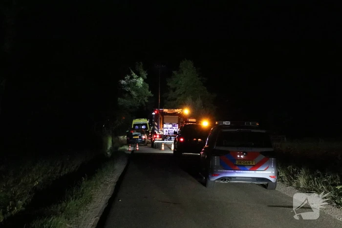35-jarige automobilist overleden na botsing tegen boom