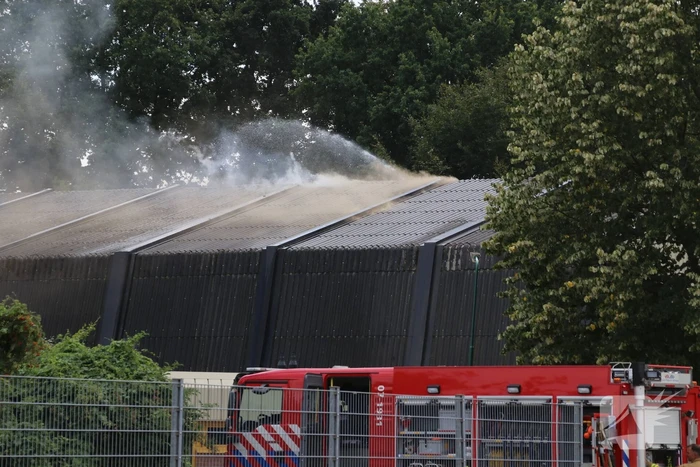 Brand in dak van sporthal