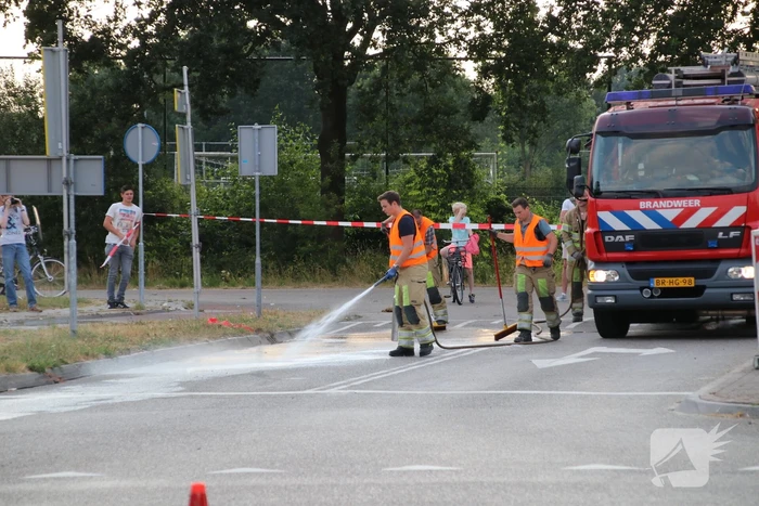 Brandweerwagen op zijn kant