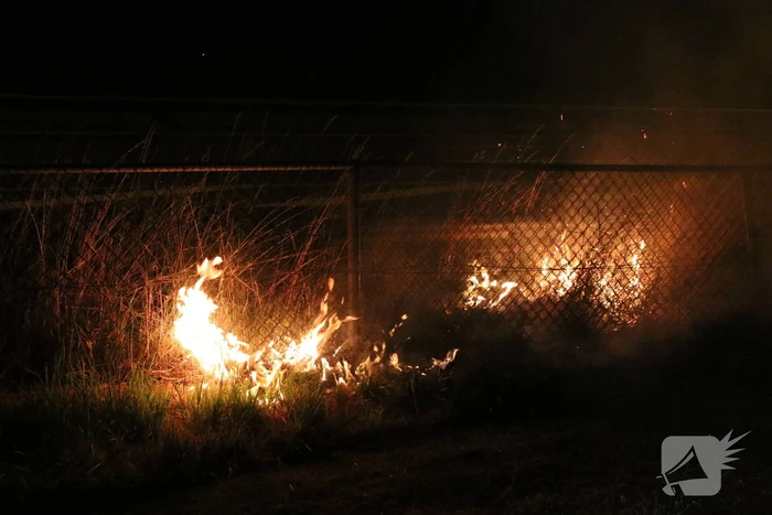 Bermbrand snel onder controle
