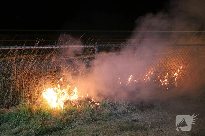 Bermbrand snel onder controle