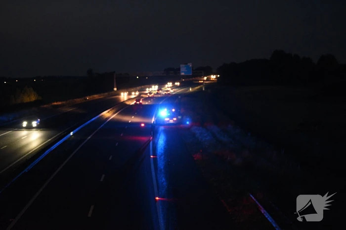 Brandweer blust autobrand