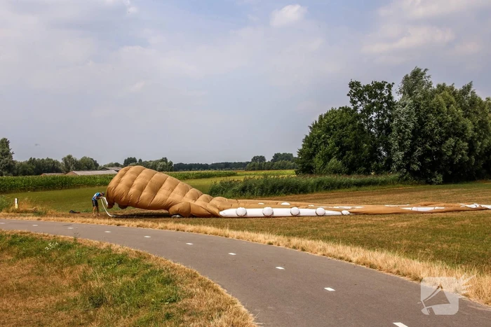 Mega-kites opgelaten boven Vathorst