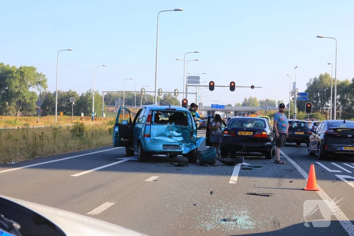 Veel schade bij kop-staartbotsing