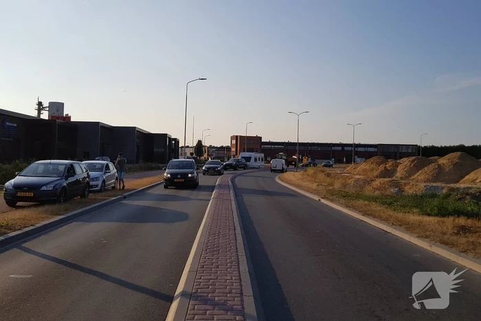 Automobilisten rijden door gesloten spoorbomen bij storing