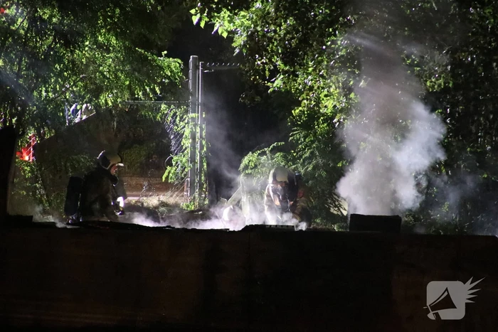 Uitslaande brand op woonboot