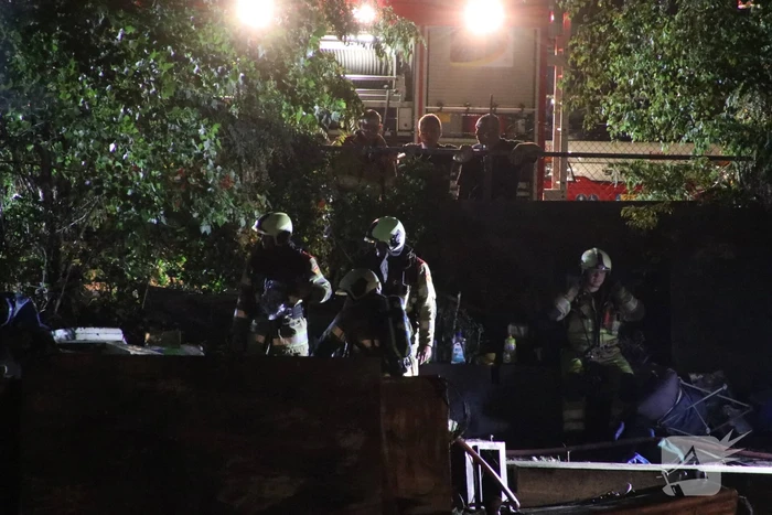 Uitslaande brand op woonboot