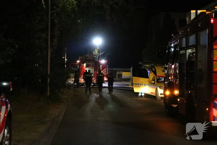 Uitslaande brand op woonboot