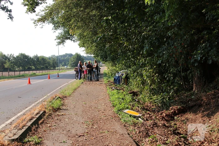 Man en kind vrijwel ongedeerd na zware crash