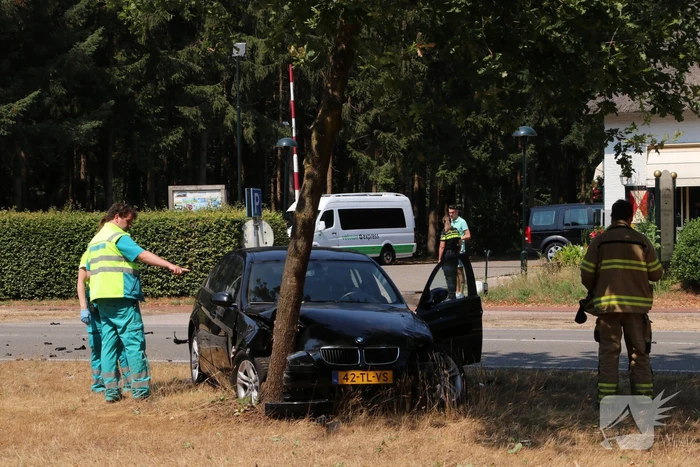 Frontale aanrijding bij gasterij Zondag
