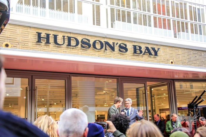 Tim Douwsma opent Hudson Bay