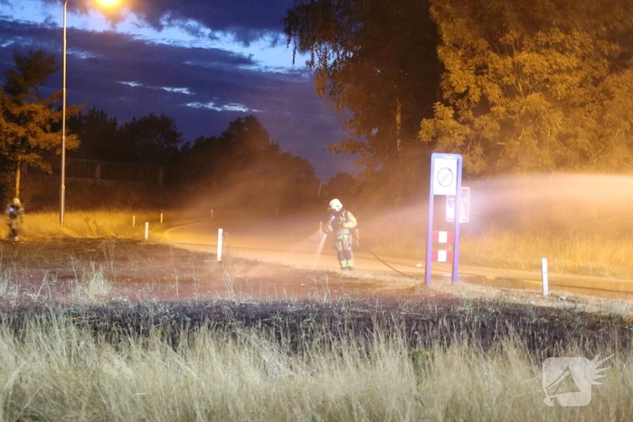 Bermbrand geblust bij oprit snelweg