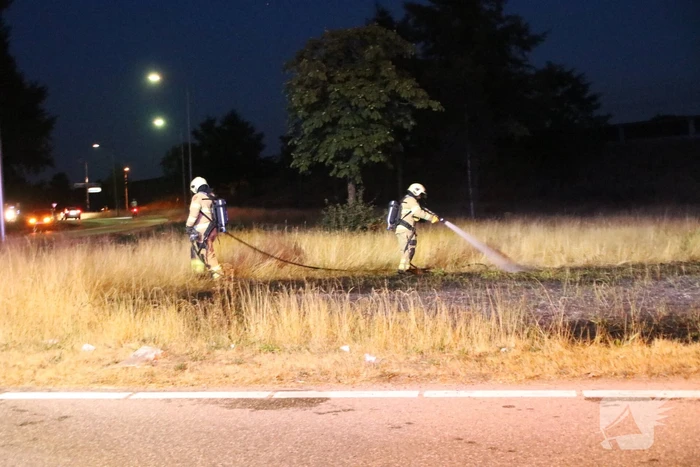 Bermbrand geblust bij oprit snelweg