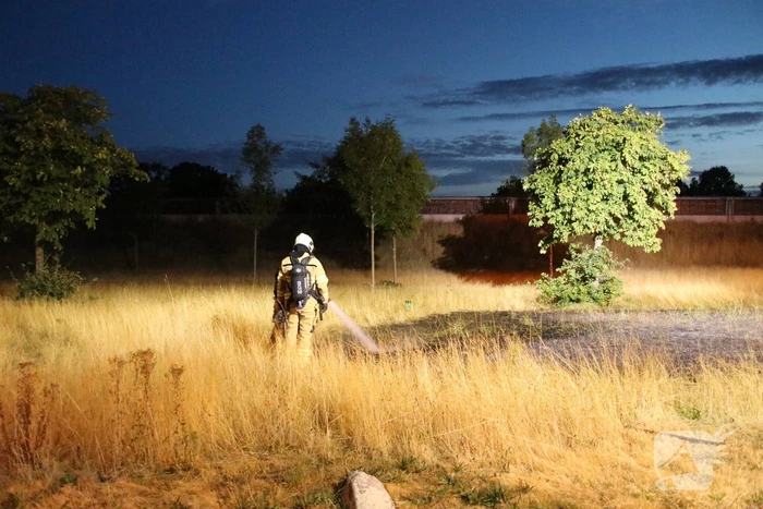Bermbrand geblust bij oprit snelweg
