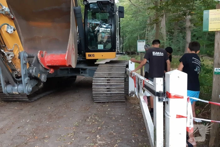Voorbereiding voor ontploffing van bom in vollegang