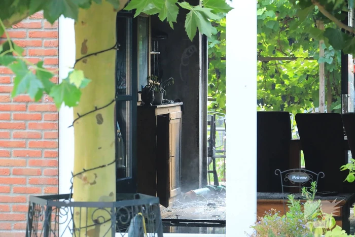 Veel rook bij woningbrand
