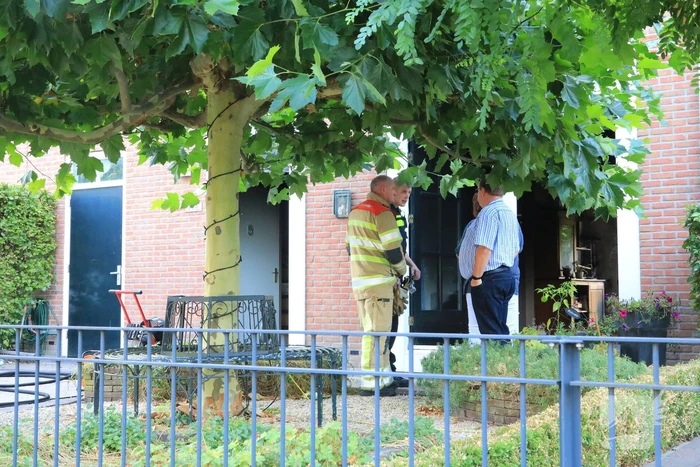 Veel rook bij woningbrand