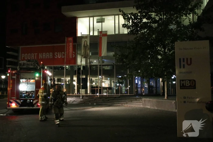 Folie op ramen zorgt voor grote inzet hulpdiensten