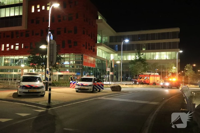 Folie op ramen zorgt voor grote inzet hulpdiensten
