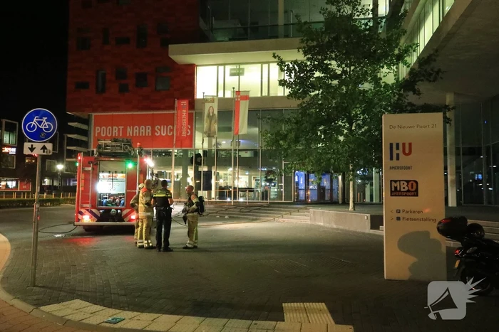 Folie op ramen zorgt voor grote inzet hulpdiensten