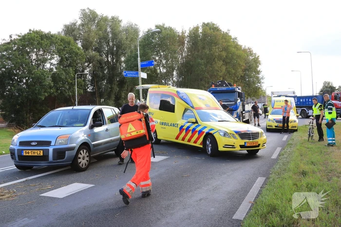 Racefietser ernstig gewond na aanrijding met vrachtwagen