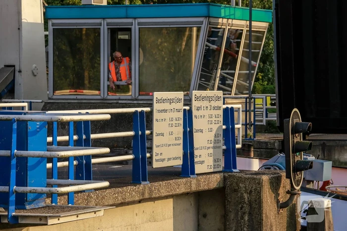 Verkeersopstopping Eembrug na kapotte slagboom