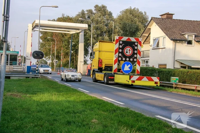 Verkeersopstopping Eembrug na kapotte slagboom