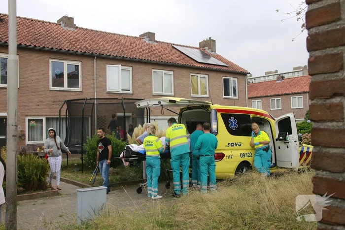 Vrouw uit raam gevallen