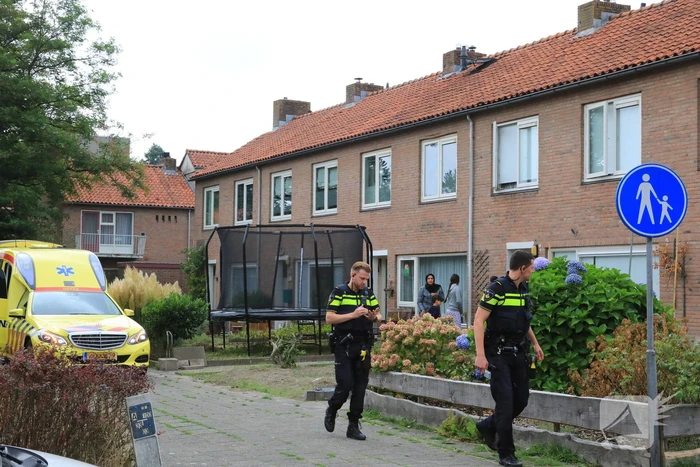 Vrouw uit raam gevallen