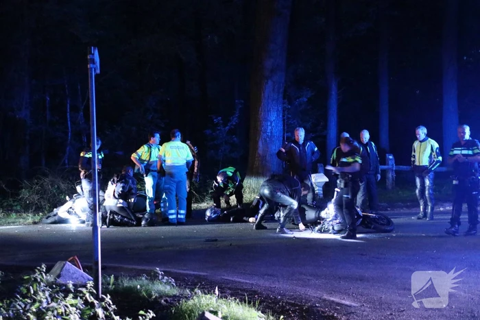 Twee motorrijders gewond bij kop-staartaanrijding