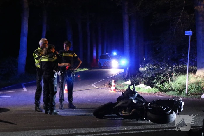 Twee motorrijders gewond bij kop-staartaanrijding