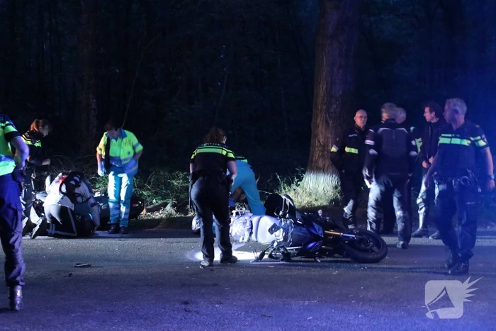 Twee motorrijders gewond bij kop-staartaanrijding
